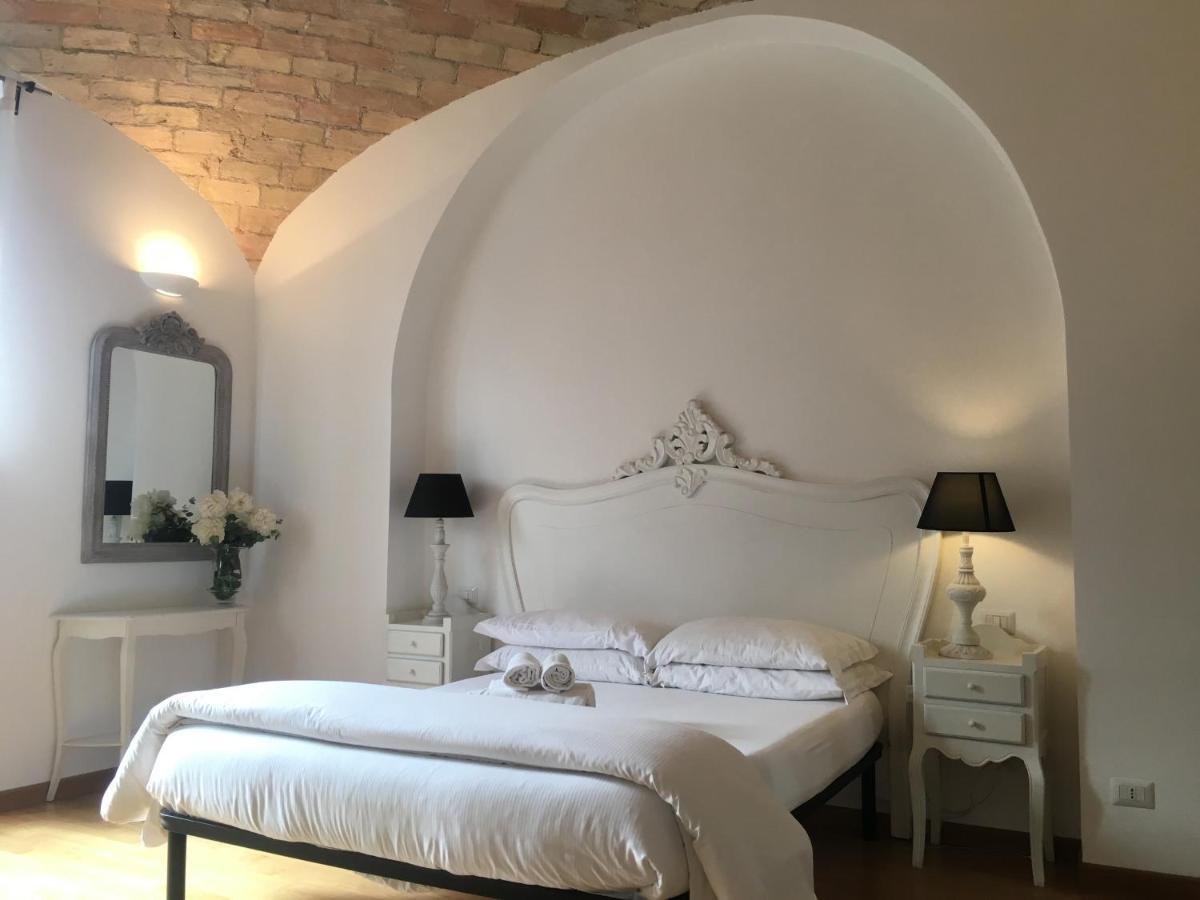 روما La Finestra Sul Colosseo B&B 1 المظهر الخارجي الصورة